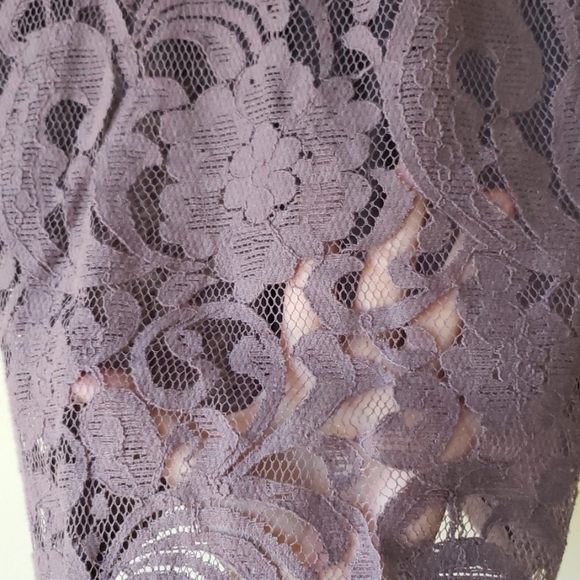Sequin Lace Back 3/4 Sleeve Top - Picture 4 of 5